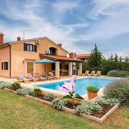 Stunning In Pula With Outdoor Swimming Pool