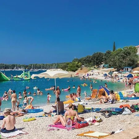Stunning In Pula With Outdoor Swimming Pool Muntic