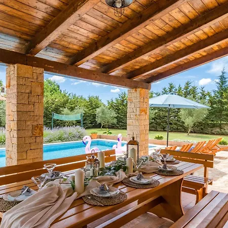 Holiday home Stunning In Pula With Outdoor Swimming Pool