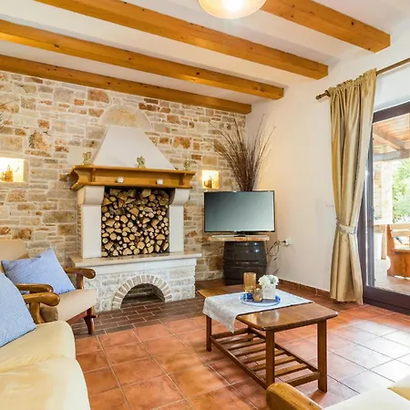 Stunning In Pula With Outdoor Swimming Pool Holiday home *