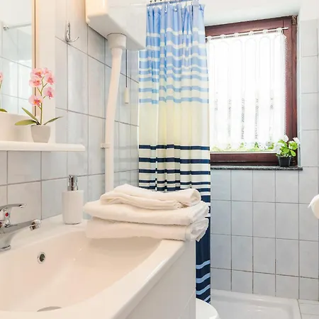 Holiday home Stunning In Pula With Outdoor Swimming Pool