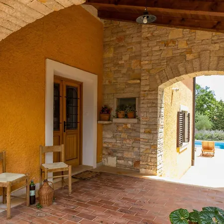 Holiday home Stunning In Pula With Outdoor Swimming Pool Muntic